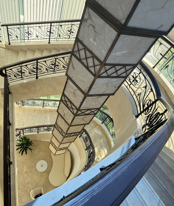 上海星奕医疗整形医院内部楼梯图片